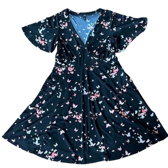 Torrid Butterfly Print Black Dress with Flutter Sleeves Plunge Neckline Size 0 - Picture 1 of 8